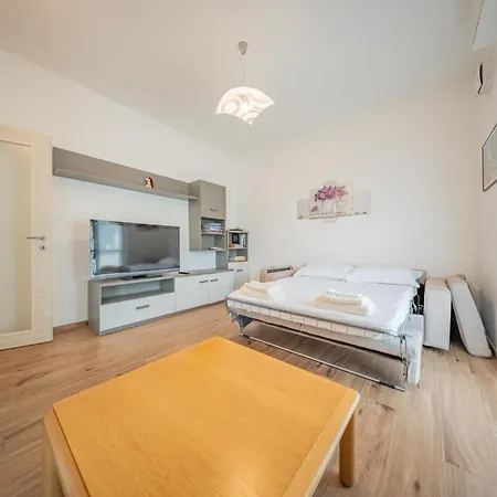 Tatil Evi Lake-view Apartment, 1 Min Walk From The *