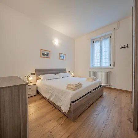 Holiday home Lake-view Apartment, 1 Min Walk From The Dervio