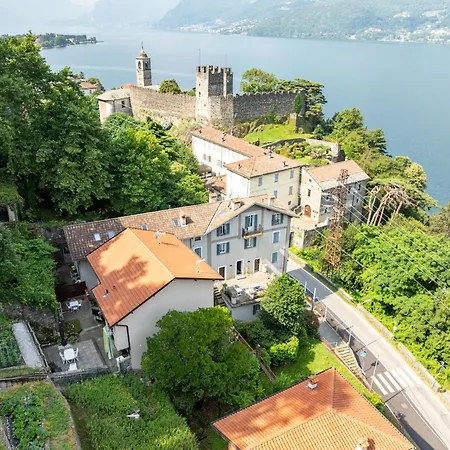 Lake-view Apartment, 1 Min Walk From The Holiday home *