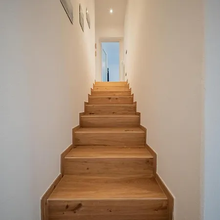 Lake-view Apartment, 1 Min Walk From The Tatil Evi *