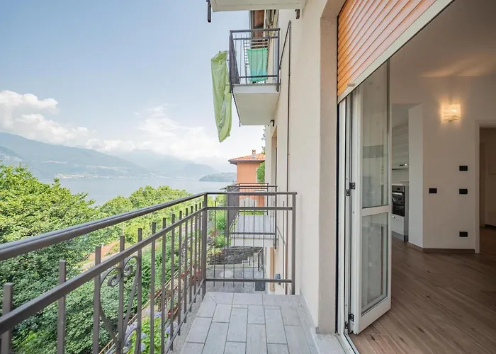 Holiday home Lake-view Apartment, 1 Min Walk From The