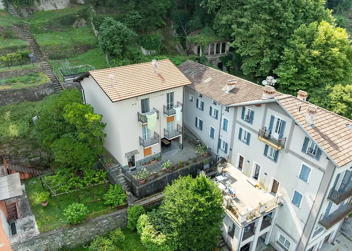 Lake-view Apartment, 1 Min Walk From The