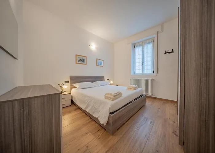 Holiday home Lake-view Apartment, 1 Min Walk From The Dervio