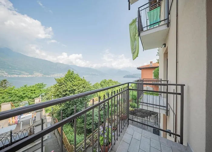 Castelaus, View, Ac, 1 Min Walk From The Dervio