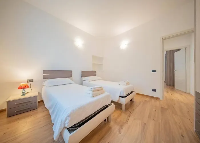 Vakantiehuis Castelaus, View, Ac, 1 Min Walk From The
