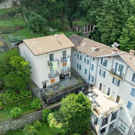 Holiday home Castelaus, View, 1 Min Walk From The Dervio