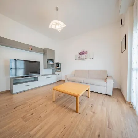Holiday home Castelaus, View, 1 Min Walk From The Dervio