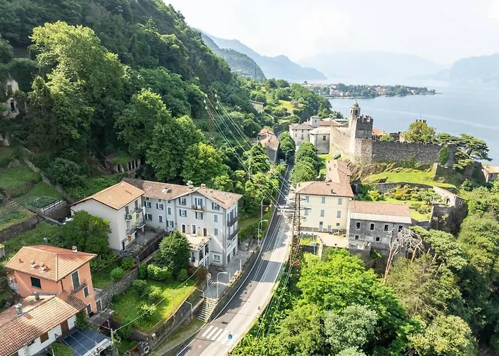 Castelaus, View, Ac, 1 Min Walk From The 度假居